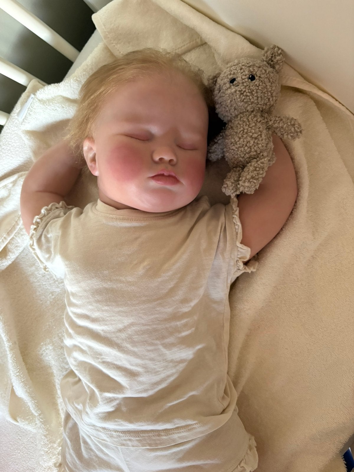 Reborn June, Verzamelen, Ophalen of Verzenden, Zo goed als nieuw, Pop