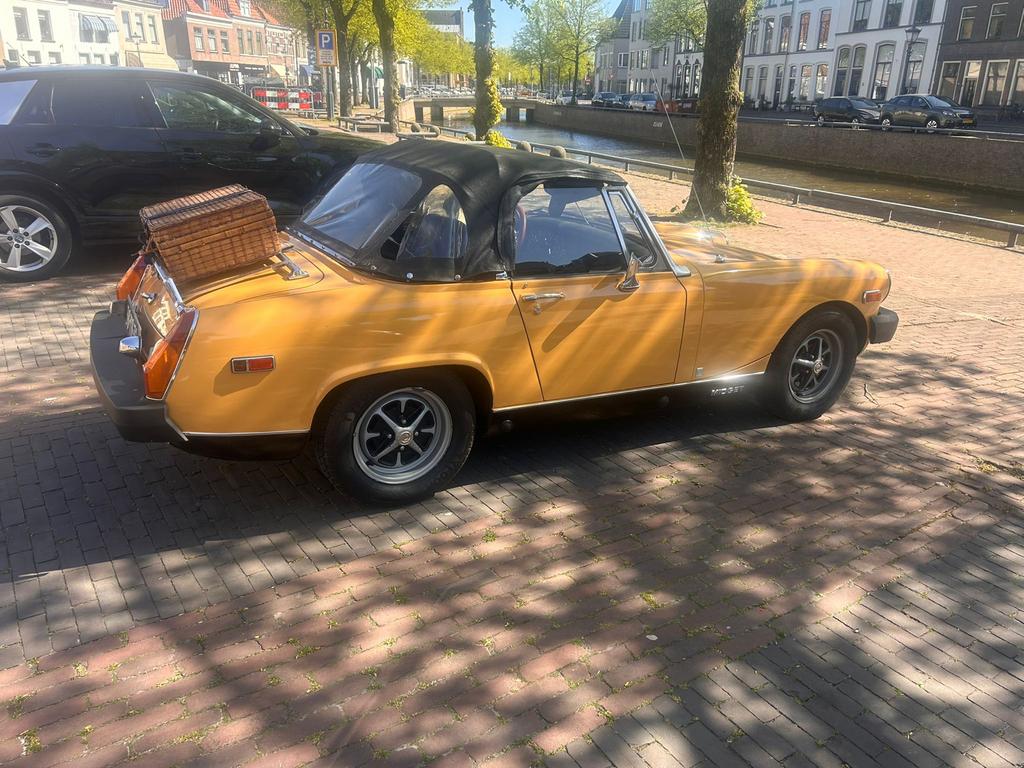 MG Midget 1.5 1976 Geel