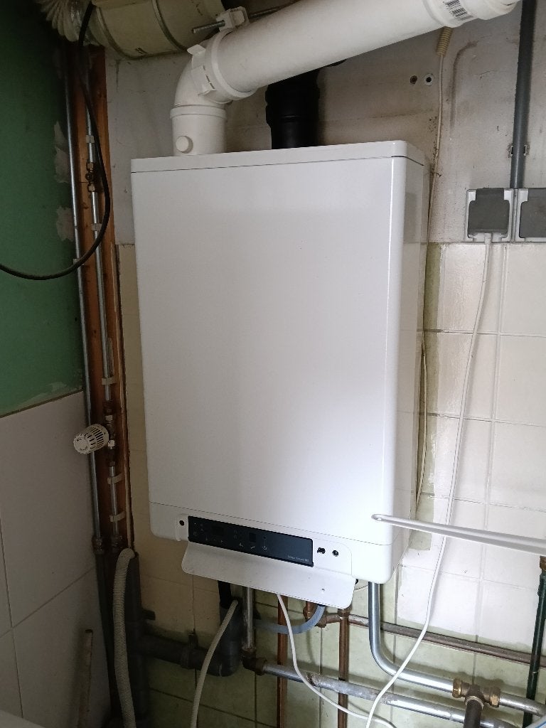 Intergas HRE Kombi Kompakt CV Ketel, Doe-het-zelf en Verbouw, Verwarming en Radiatoren, Ophalen, 30 tot 80 cm, Hoog rendement (Hr)