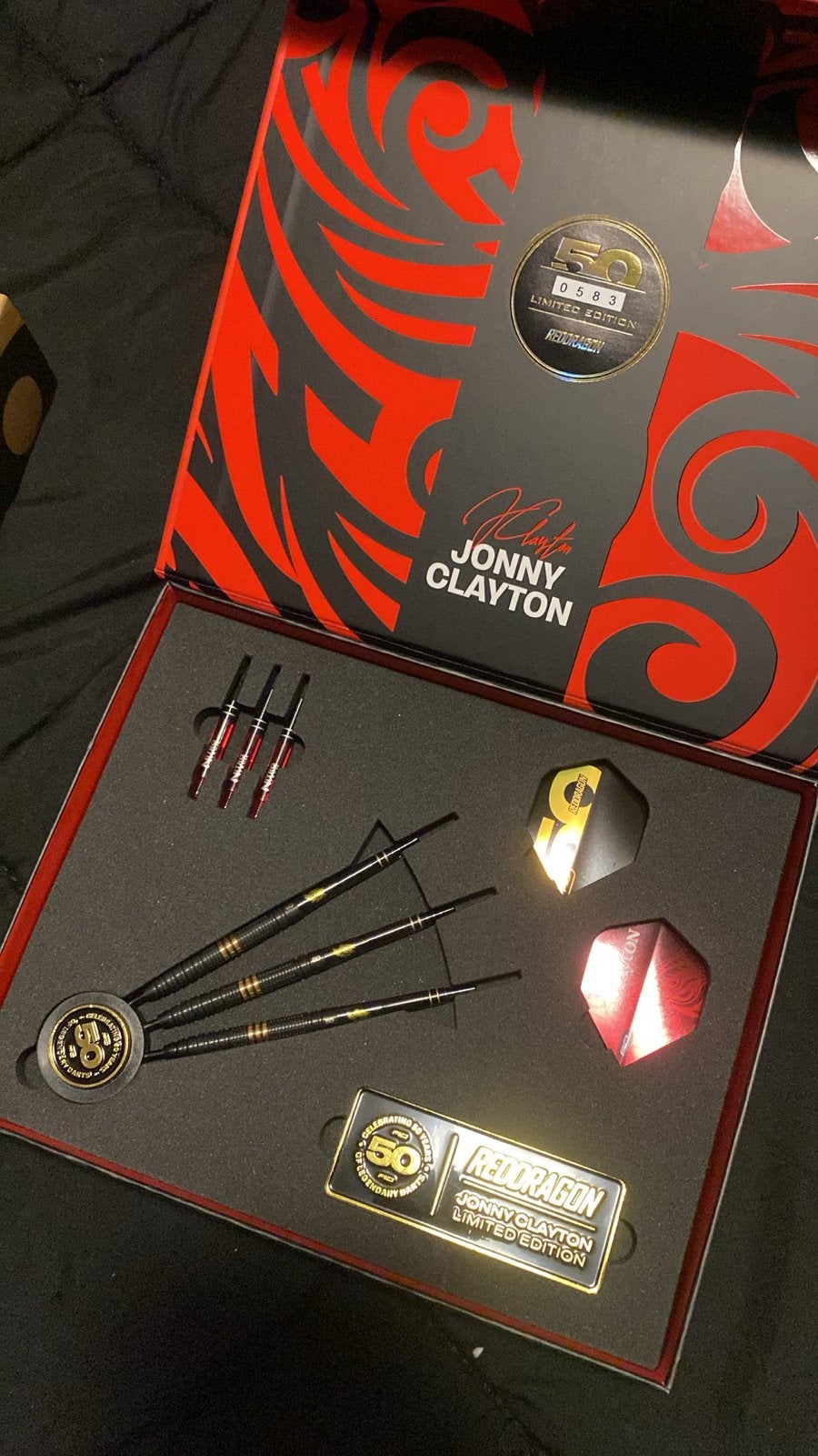 Jonny Clayton Limited Edition Red Dragon Darts Set, Sport en Fitness, Ophalen of Verzenden, Nieuw, Pijlen