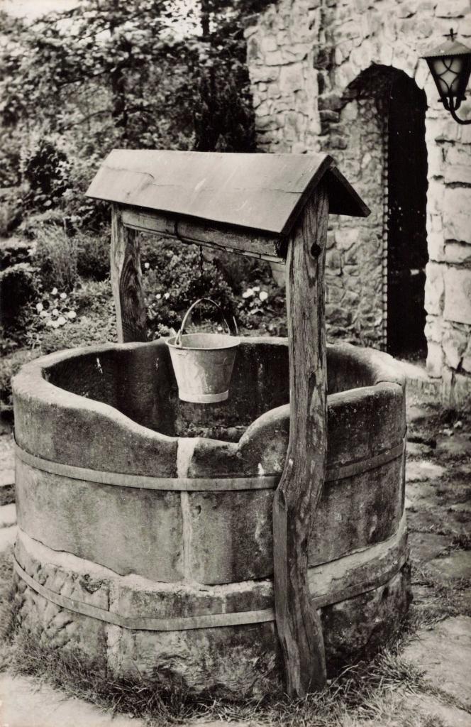 Markelo Herikerberg de Oude Waterput voor het Hotel OM346, Ophalen, 1960 tot 1980, Ongelopen, Overijssel