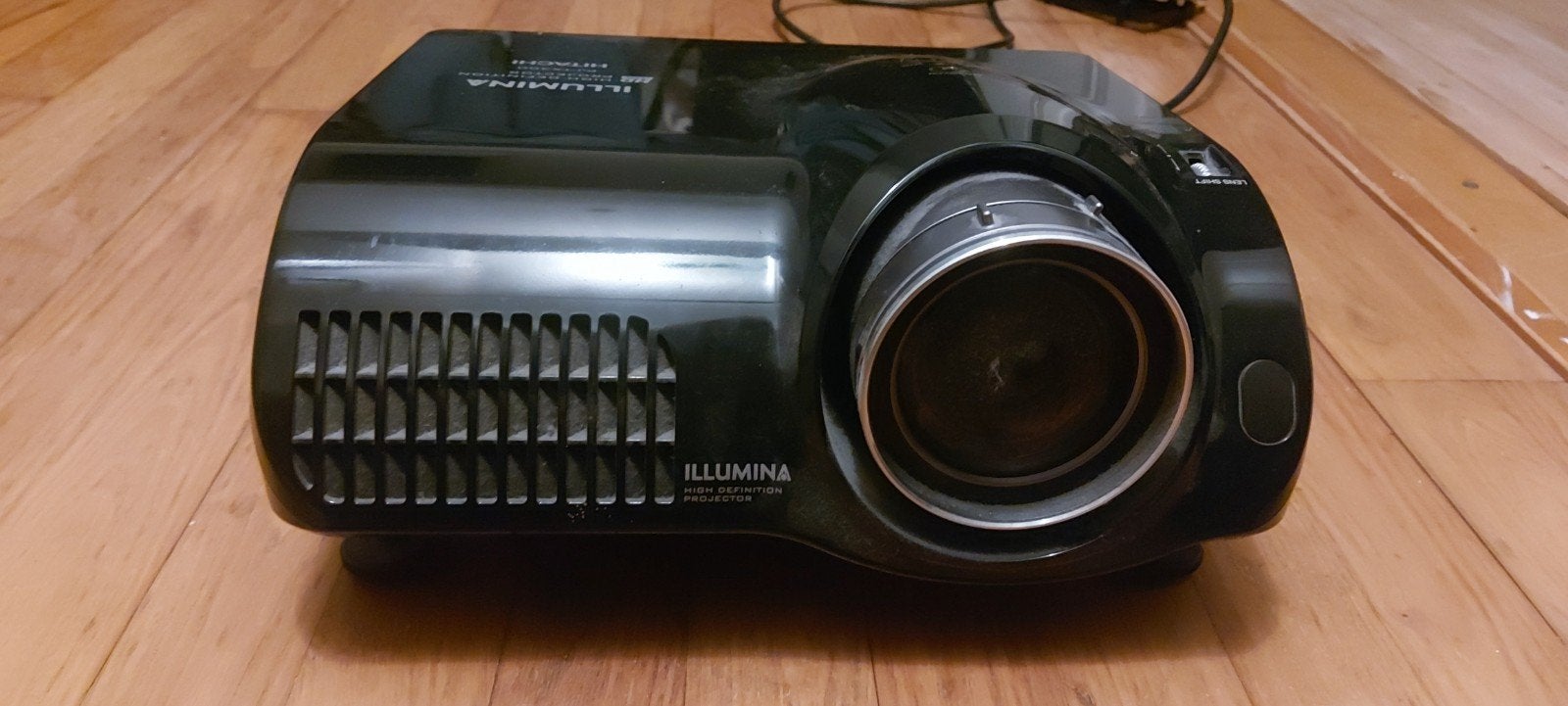 Hitachi Illumina Projector, Ophalen
