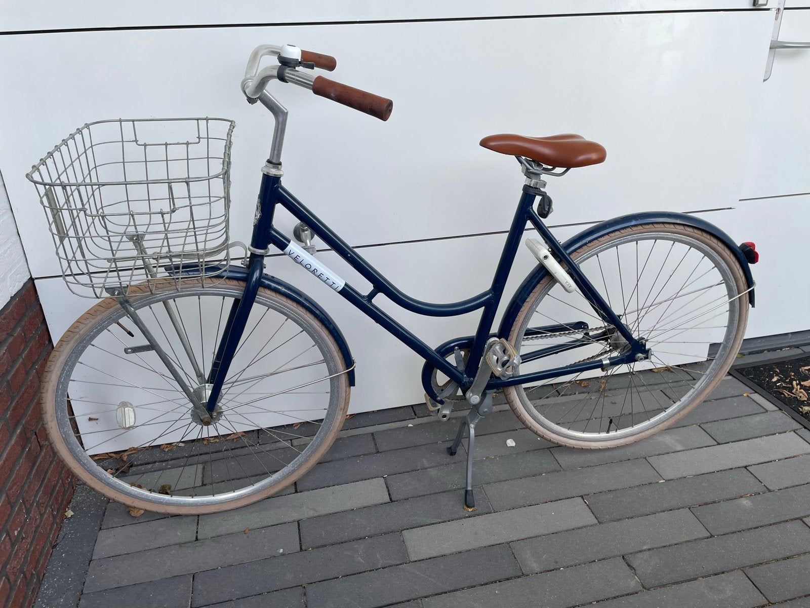 Veloretti stadsfiets met mand - Donkerblauw, Fietsen en Brommers, Fietsen | Dames | Damesfietsen, Terugtraprem, Gebruikt, 50 tot 53 cm
