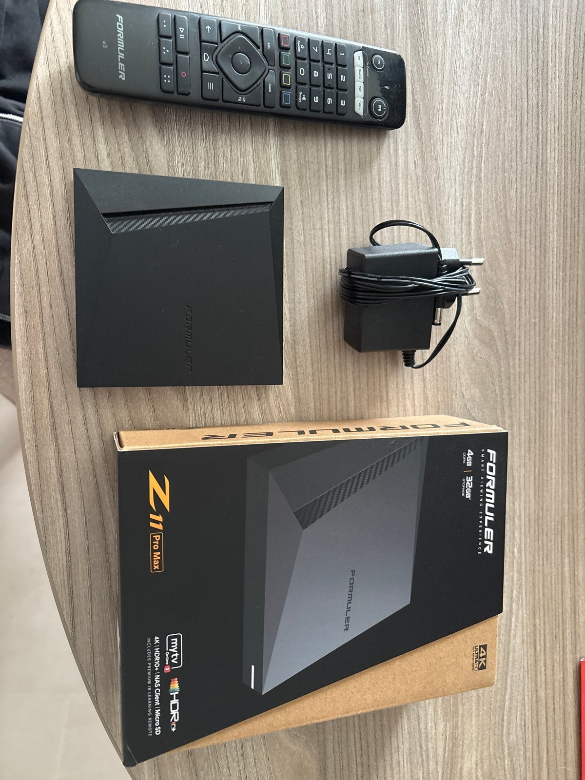 Formuler Z11 Pro Max Android TV Box 4K UHD, Ophalen of Verzenden, Zo goed als nieuw, HDMI, Zonder harde schijf