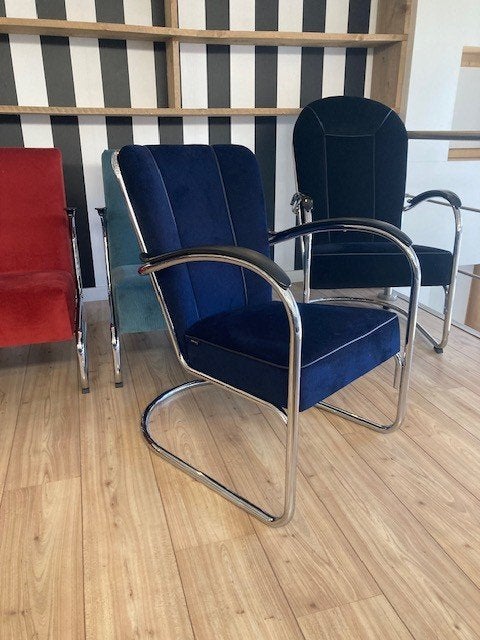 Twee Gispen 412 , chroom , nieuwe koningsblauwe ribstof, Design, 75 tot 100 cm, Zo goed als nieuw, Metaal