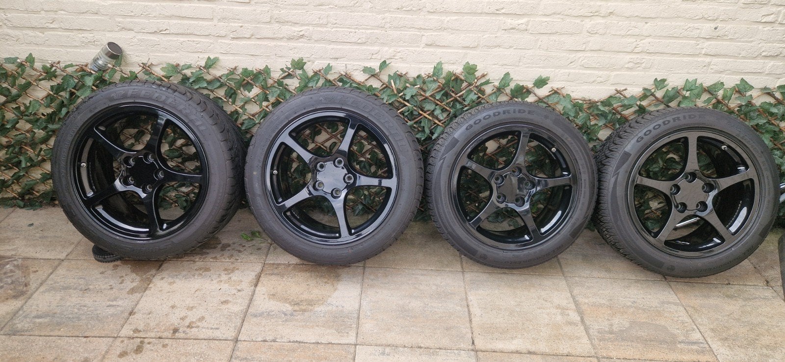 Chevrolet Corvette c5 Set van 4 zwarte velgen met Goodride A, Auto-onderdelen, Ophalen, Gebruikt, Banden en Velgen, All Season