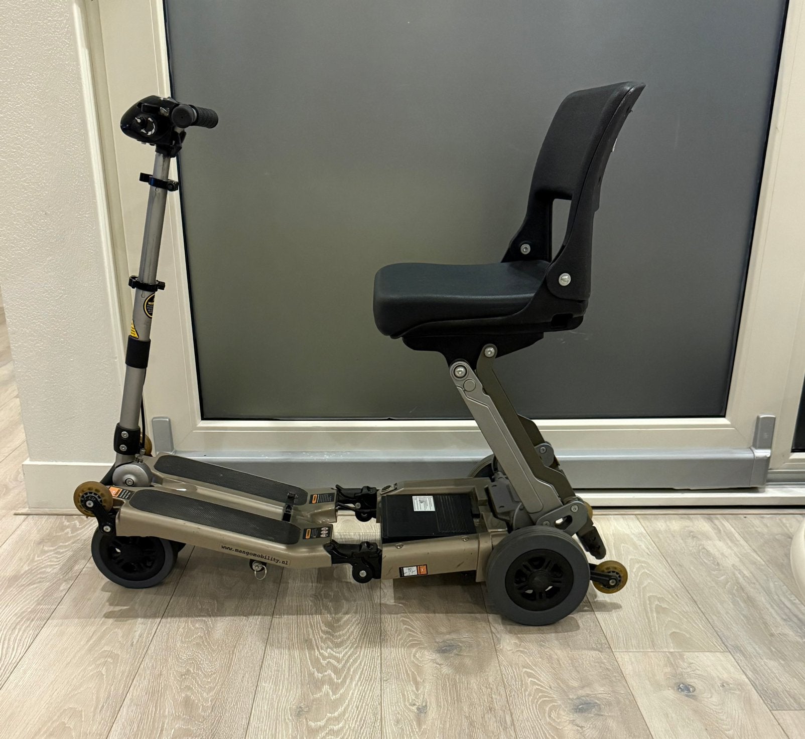 Opvouwbare scootmobiel luggie in nieuwstaat, Ophalen, Inklapbaar, Zo goed als nieuw, Elektrische rolstoel