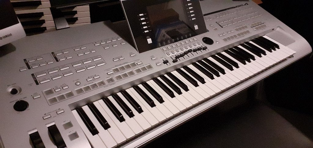 als nw TYROS 4 XXL+standaard+pedal+speakerset+bank+lessenaar, Ophalen, 61 toetsen, Yamaha, Zo goed als nieuw