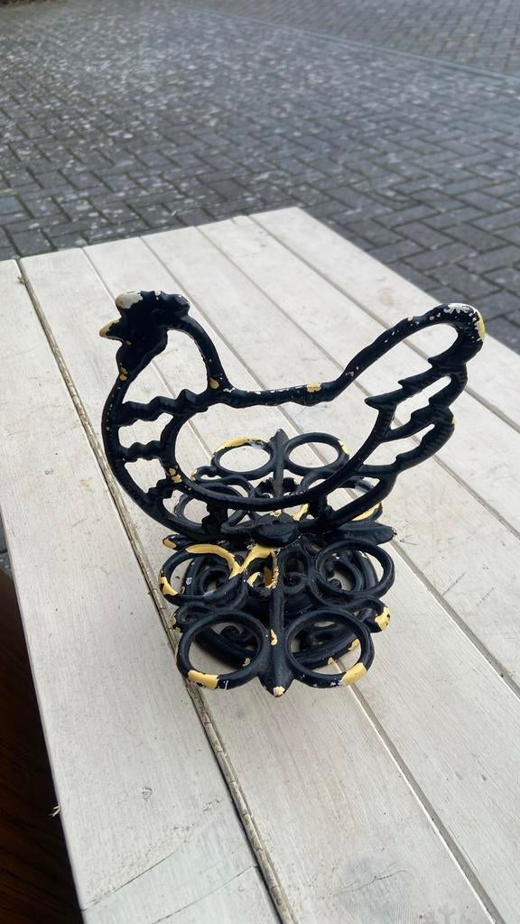 Gietijzeren eierstandaard kip - Pasen/Keuken decoratie, Ophalen of Verzenden, Gebruikt