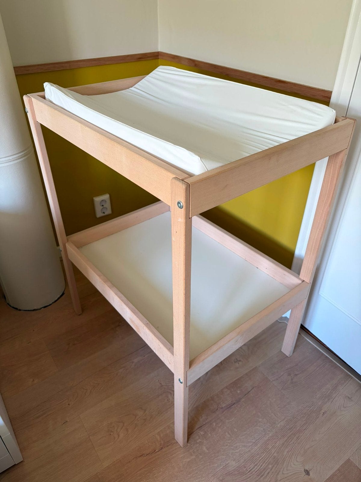 Houten ikea aankleedtafel met aankleedkussen, Kinderen en Baby's, Ophalen, Zo goed als nieuw, Aankleedkussen, Prenatal