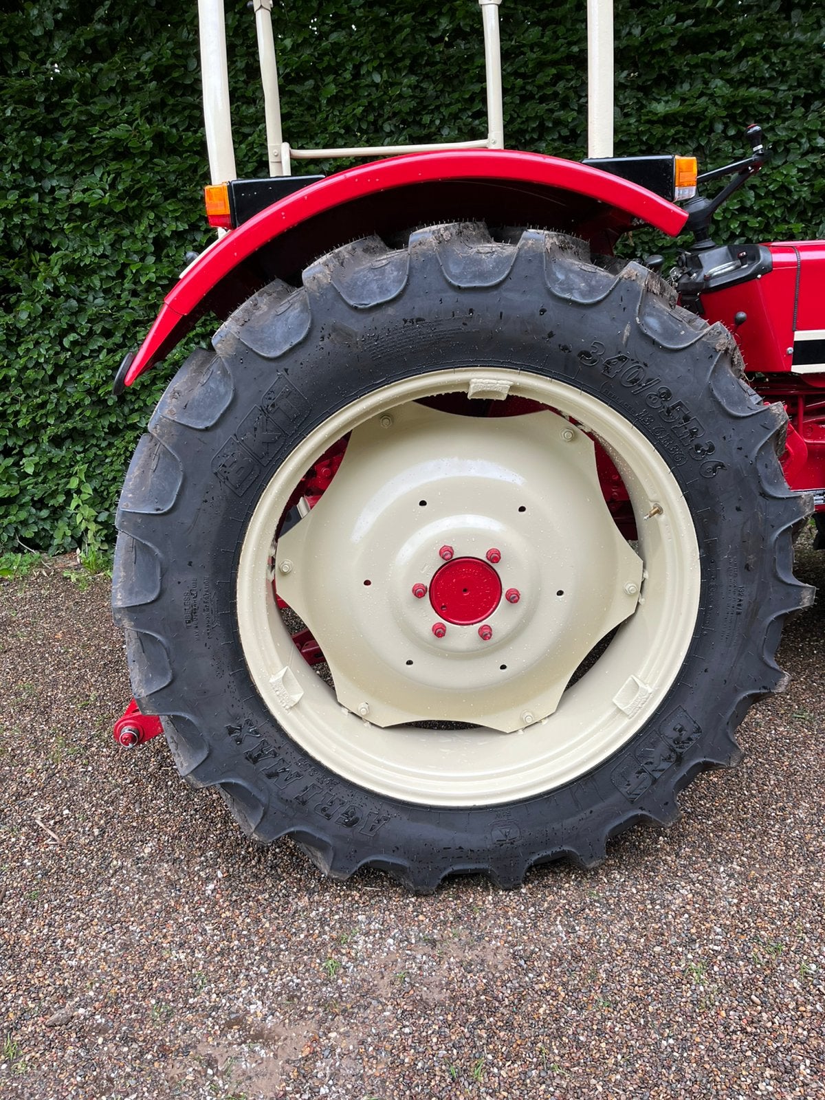 International  Velgen / Nieuwe BKT R36 banden 633,733…., Zakelijke goederen, Ophalen