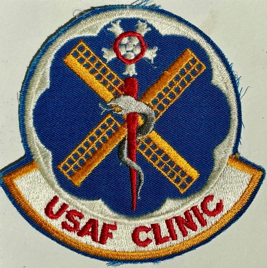 USAF 32nd Tactical Fighter squadron USAF clinic patch, Ophalen of Verzenden, Luchtmacht, Amerika, Embleem of Badge