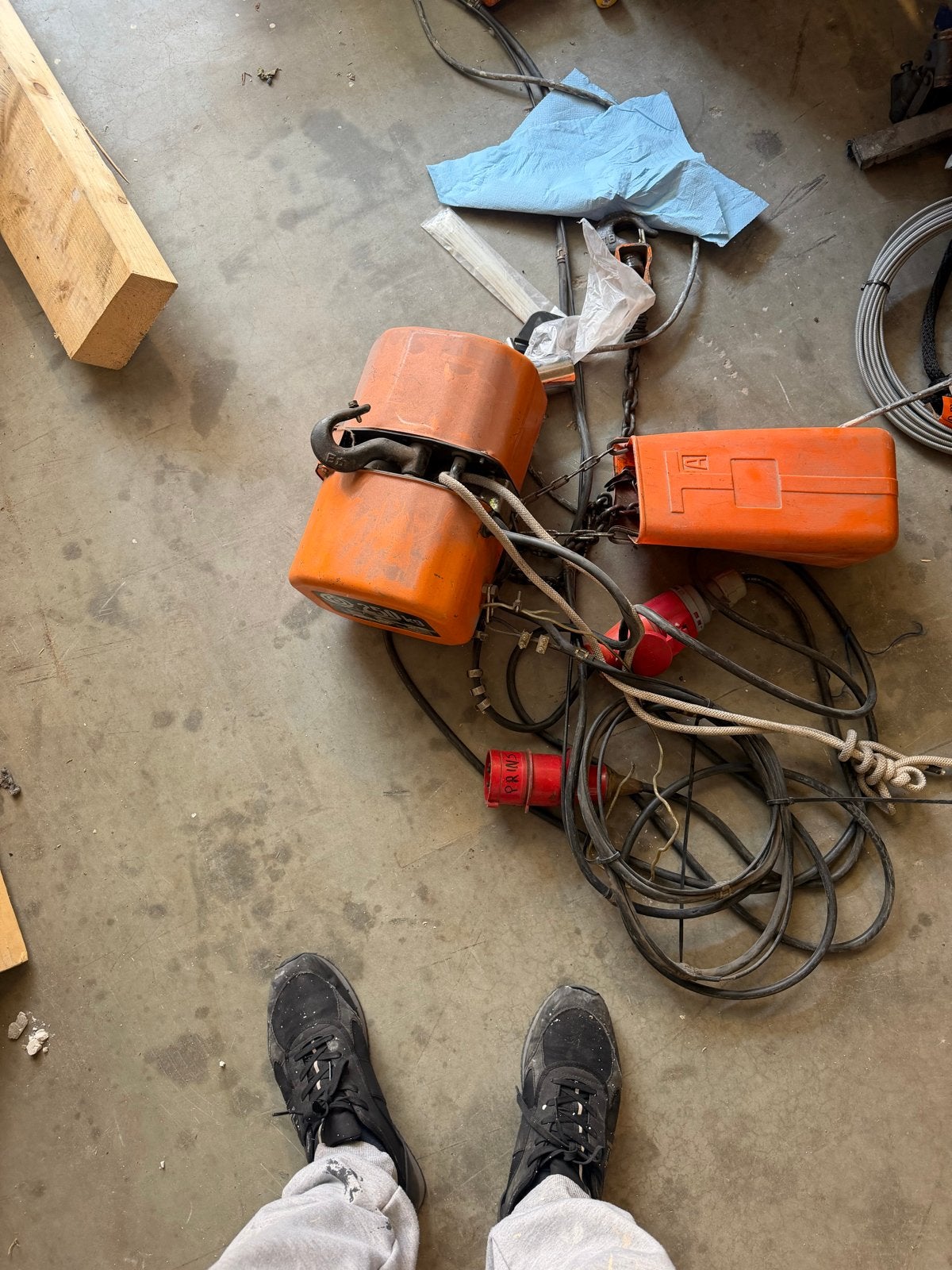 Hitachi Elektrische Kettingtakel 250kg 380 volt, Doe-het-zelf en Verbouw, Ophalen of Verzenden, Gebruikt, Elektrisch
