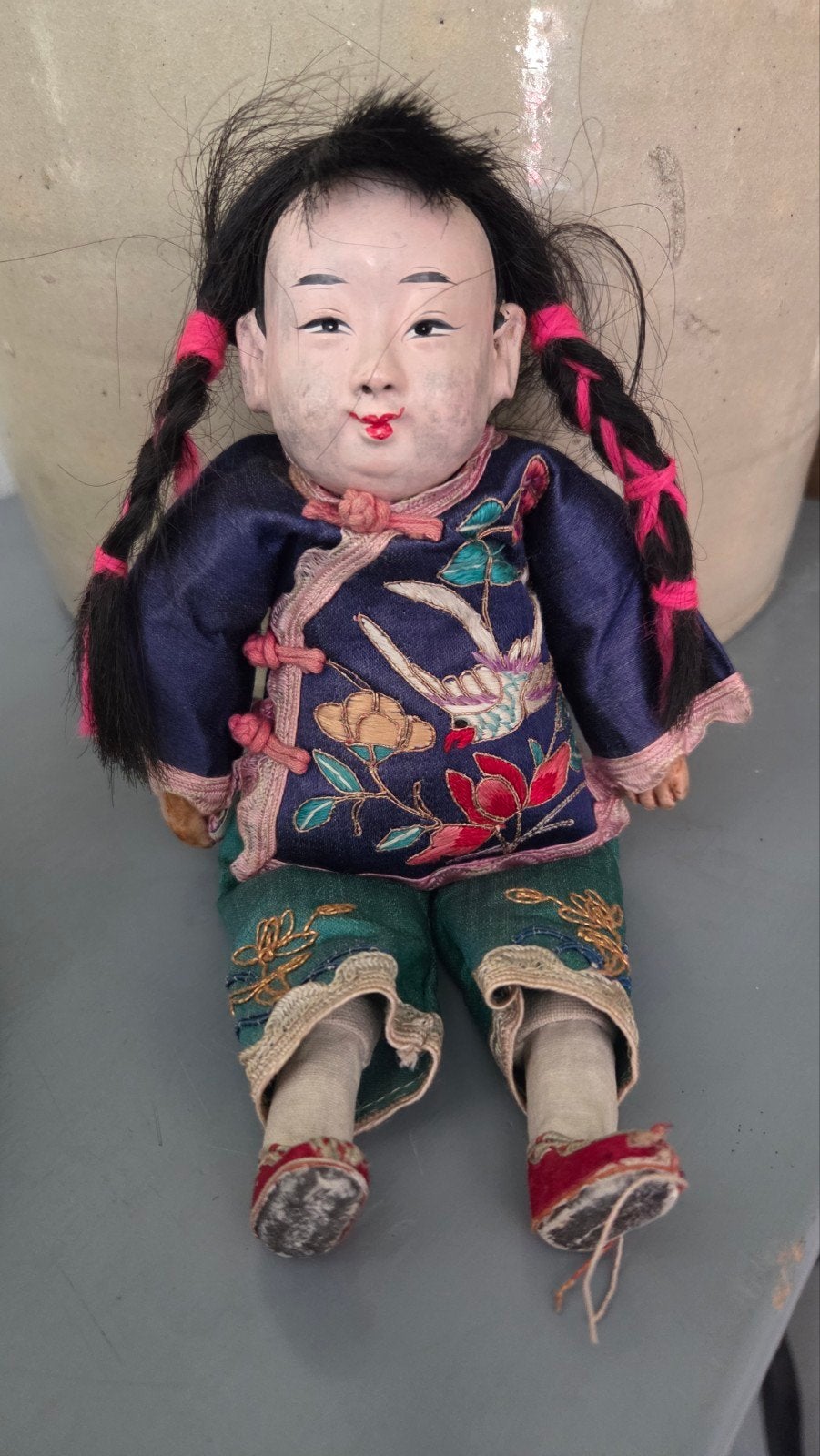 Antiek Chinees popje met originele kleding
24 cm lang, Verzamelen, Ophalen of Verzenden, Gebruikt, Pop