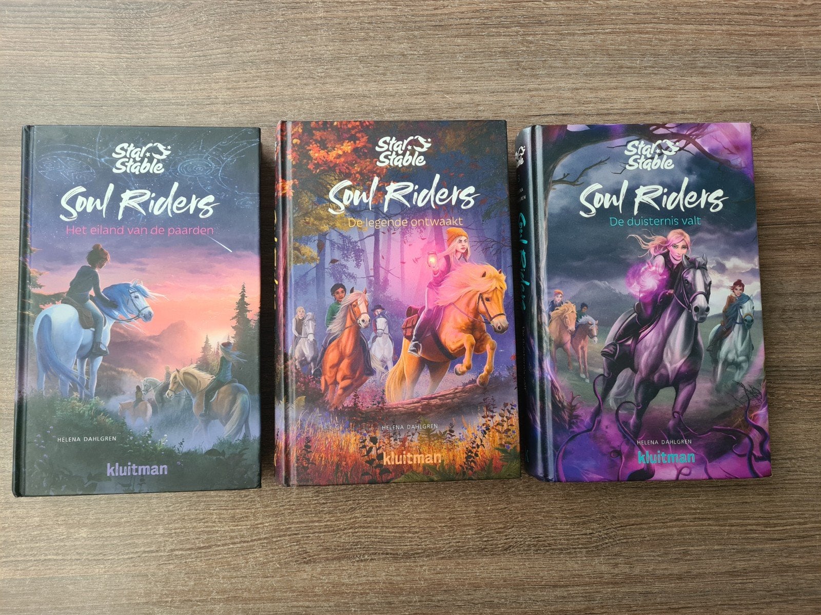 Trilogie Star stable Soul Riders van Helena Dahlgren - zgan, Boeken, Kinderboeken | Jeugd | 10 tot 12 jaar, Ophalen of Verzenden