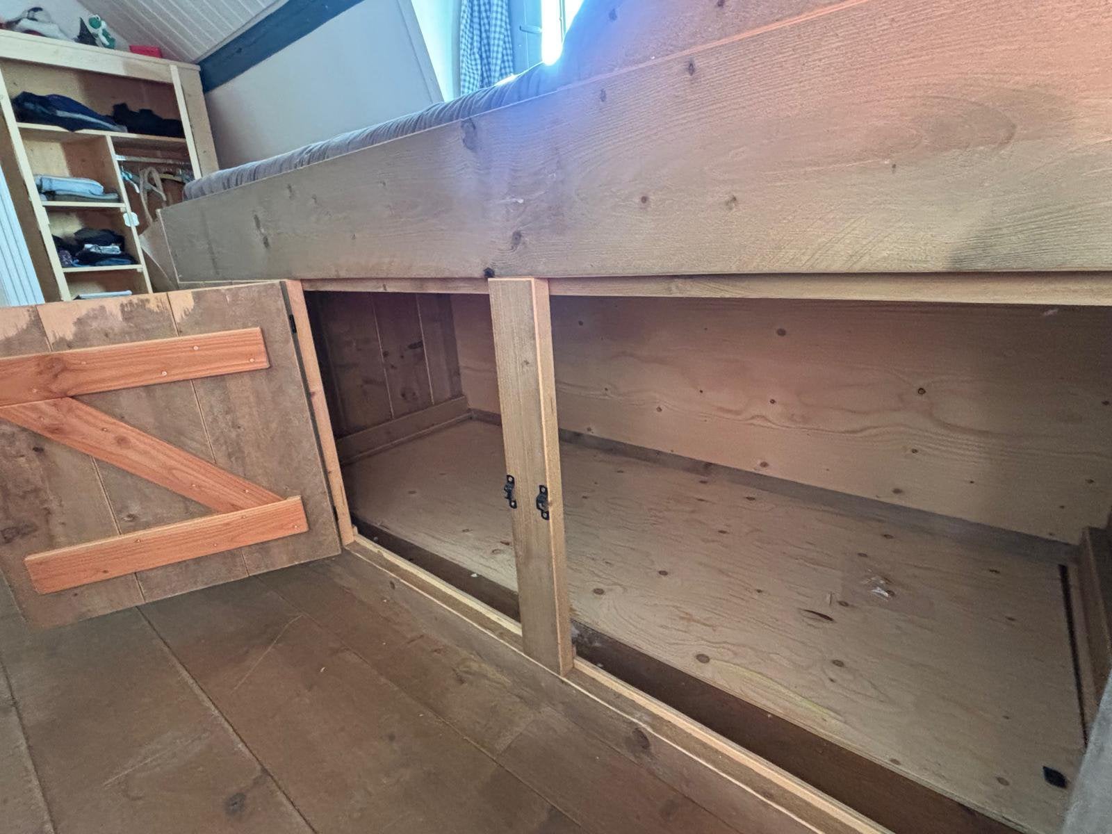 Verhoogt bed van steigenhout (kinderbed), Ophalen, 90 cm, Eenpersoons, Beige