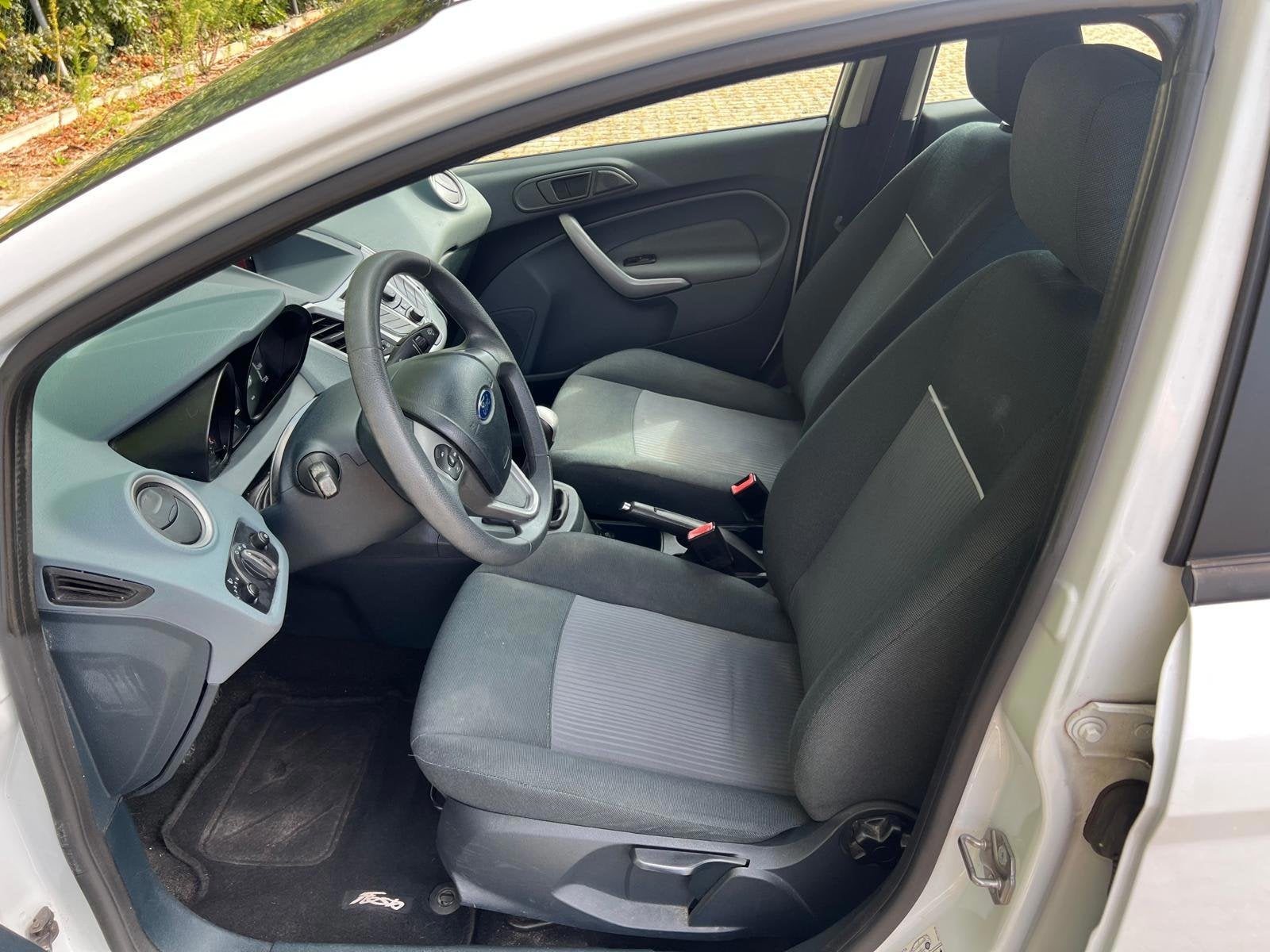 Foto 7 van Ford Fiesta 1.25 Limited 5-deurs - Airco/NAP