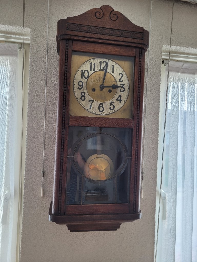 Regulateur antieke klok, Ophalen