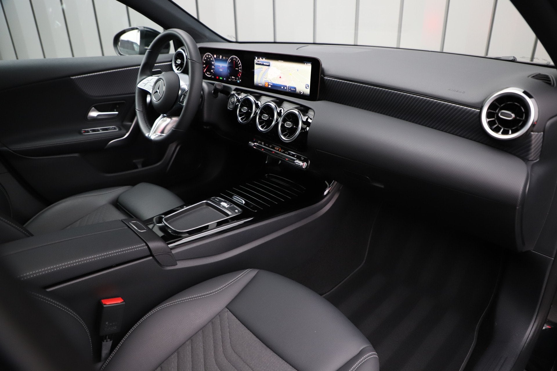 Mercedes-Benz A-Klasse 250e Business Solution | 218PK | Pano, Gebruikt, Zwart, 4 cilinders, Met garantie (alle)