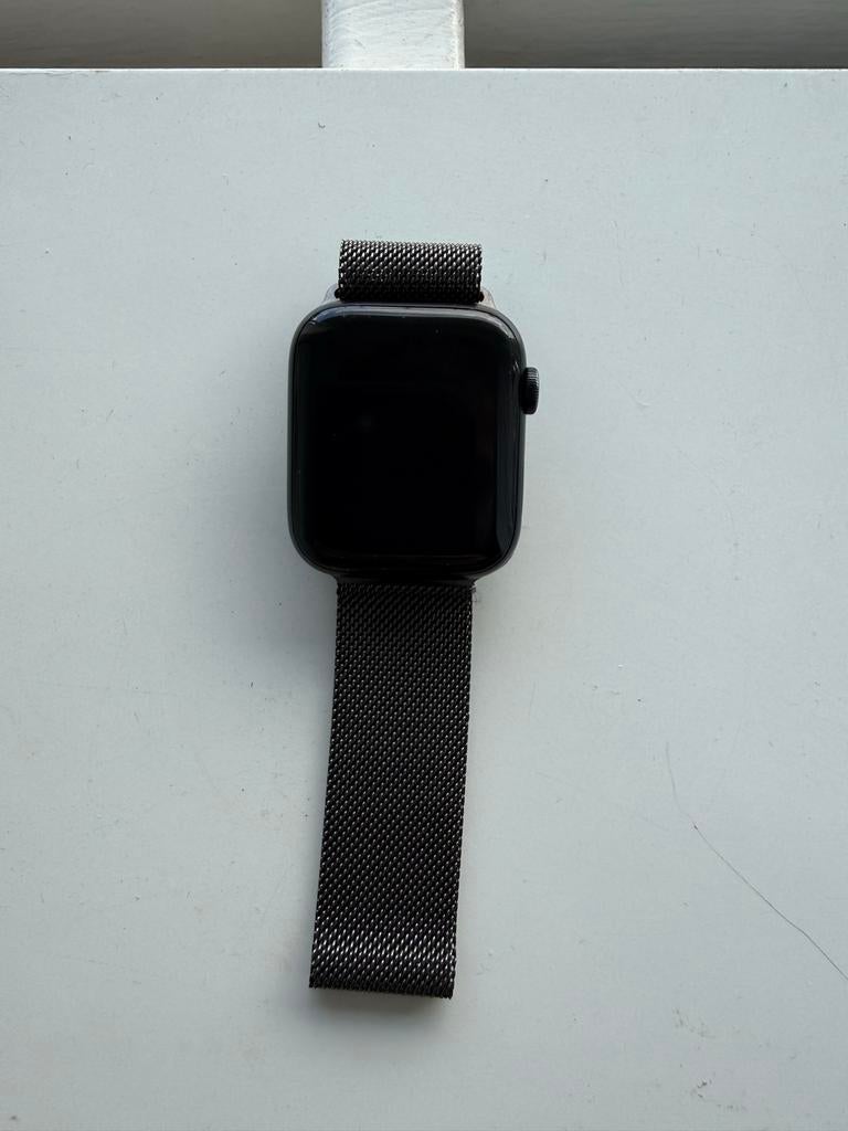 Apple Watch SE (2e gen) incl. milanees bandje, Afstand, Zwart, IOS, Ophalen of Verzenden