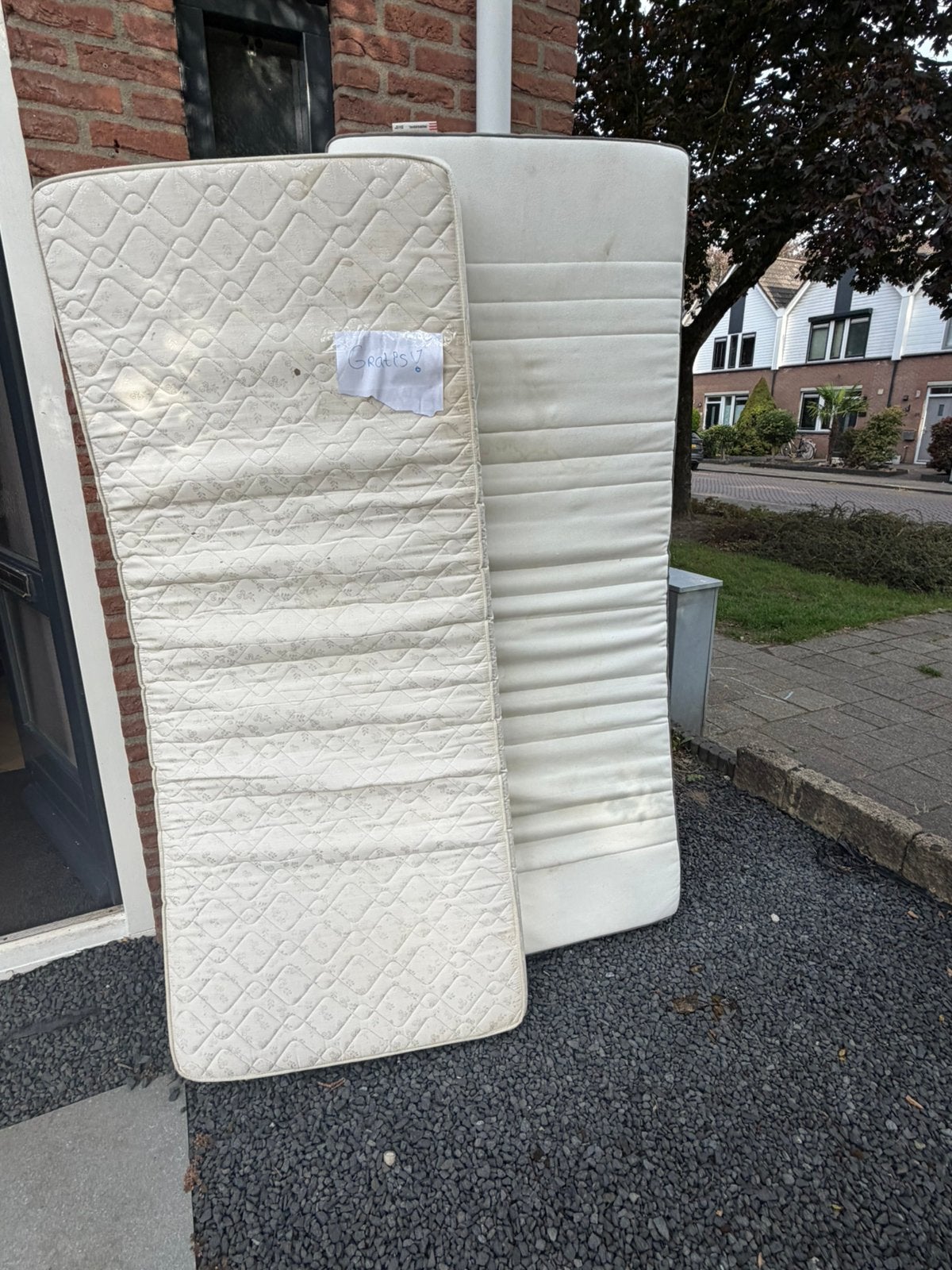 2 gratis matrassen. 80x200 cm. En 80x190 cm, Ophalen, Gebruikt, Eenpersoons, 80 cm