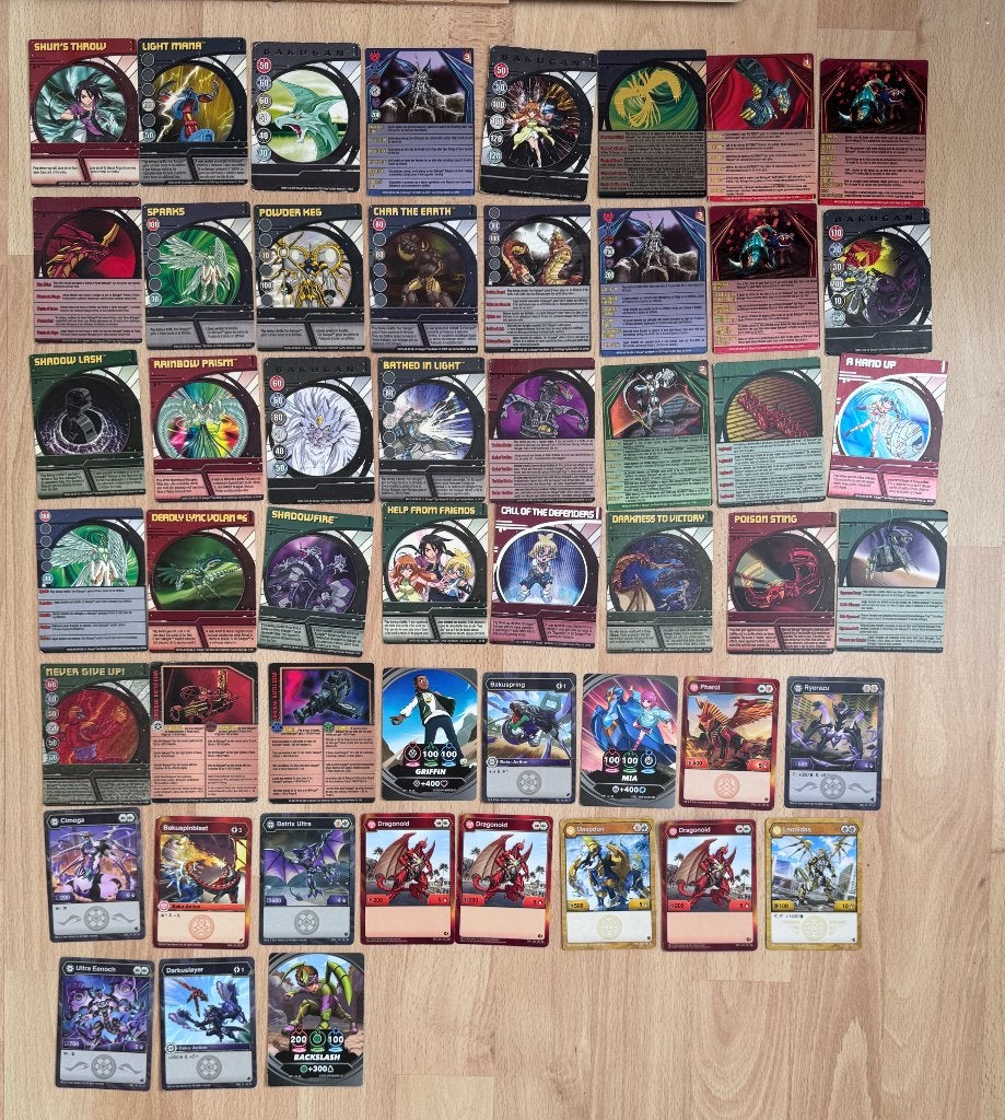51 Bakugan Battle Brawlers verzamelkaarten + tas, Ophalen of Verzenden, Gebruikt, Meerdere kaarten