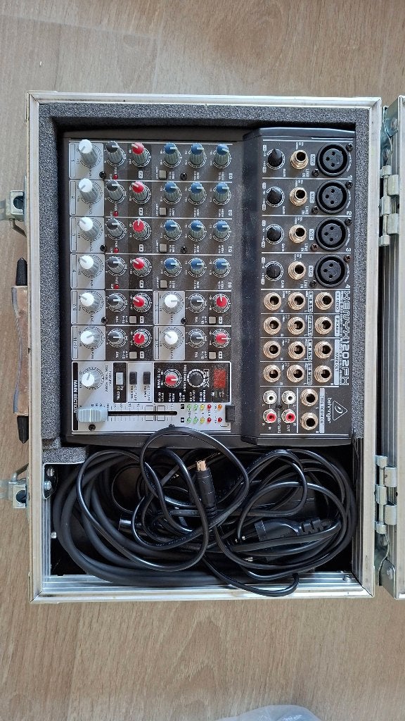 Behringer Xenyx 1202FX Mixer + Aluminum Flight Case & Cables, Ophalen of Verzenden, Zo goed als nieuw, Audio