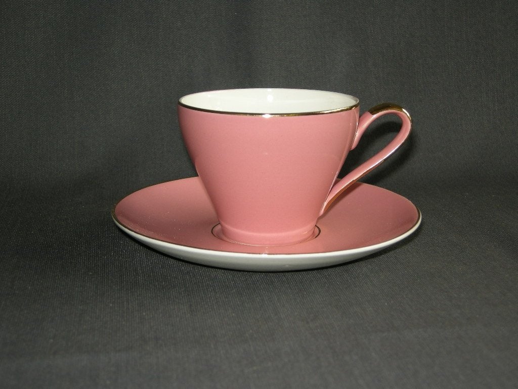 Ceramique Maestricht pastel rose - goud 1 kop & schotel, Antiek en Kunst, Antiek | Servies los, Ophalen of Verzenden