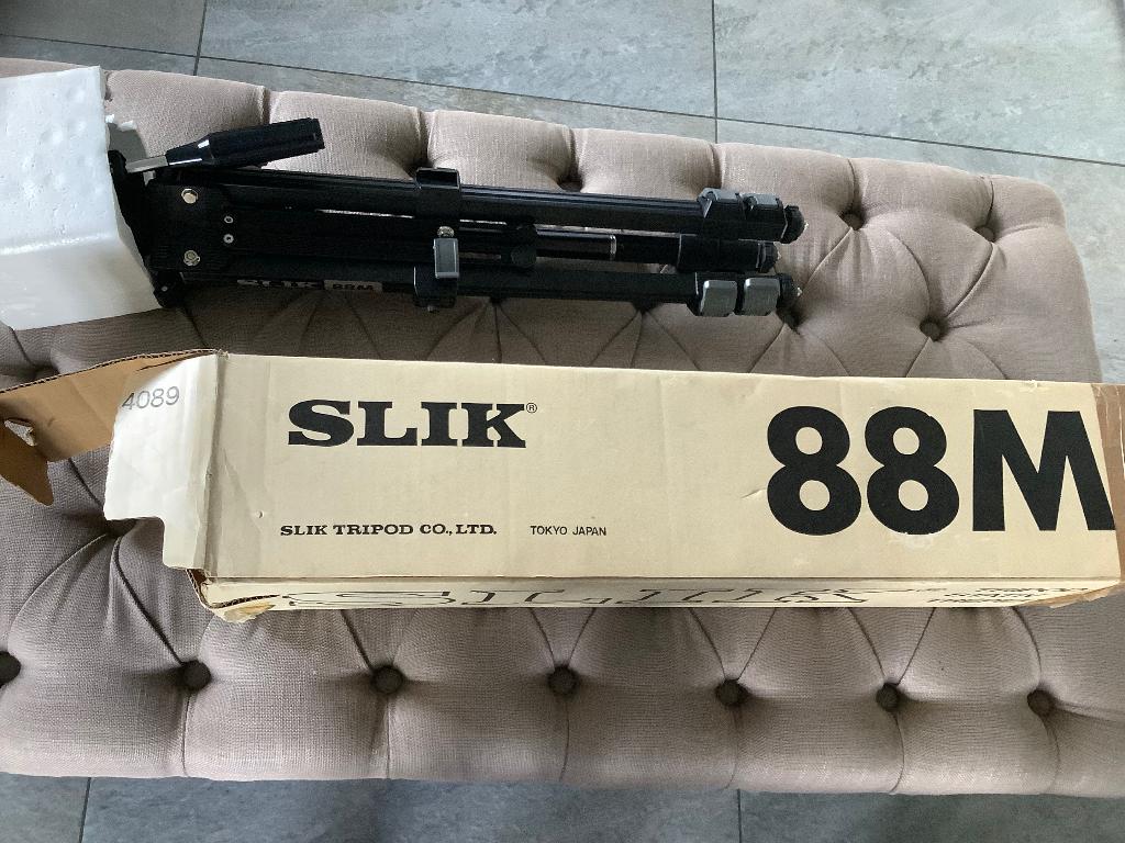 SLIK 88M SLIK TRIPOD LTD. TOKYO JAPAN, Ophalen, Zo goed als nieuw, 150 tot 175 cm, Driepoot