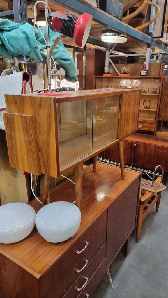 Vintage Dressoir met vitrine jaren 60, Antiek en Kunst, Antiek | Meubels | Kasten, Ophalen of Verzenden
