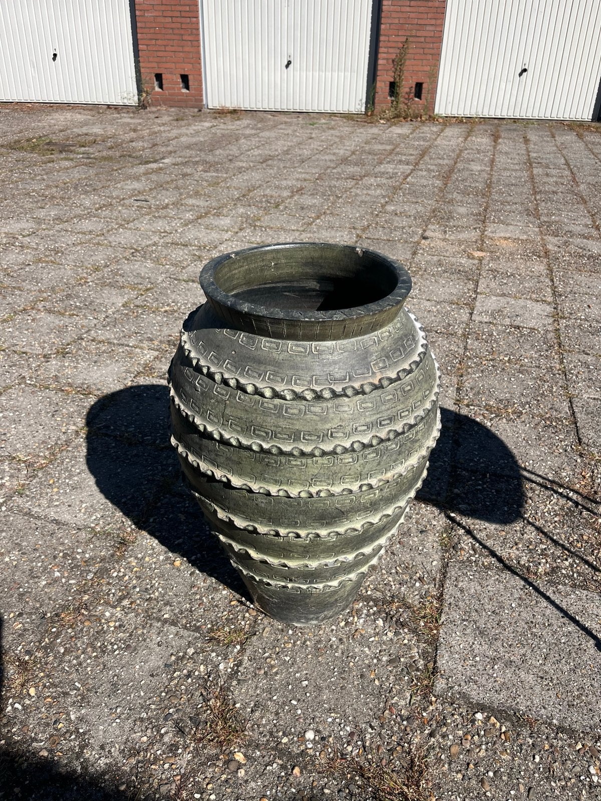 Mooie zware vaas met reliëf, 60 cm hoog, Ophalen
