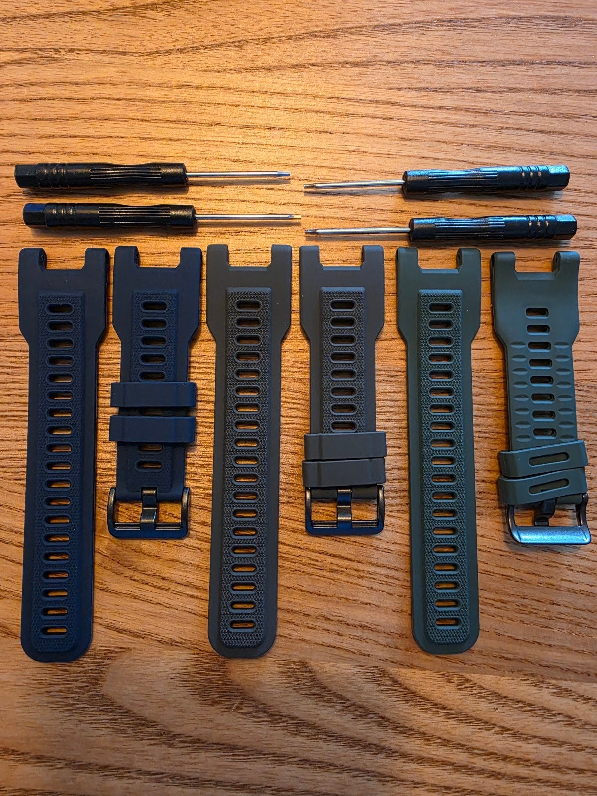 3Horlogebandjes (blauw, groen, zwart + 4 schroevendraaier, Ophalen of Verzenden, Zo goed als nieuw