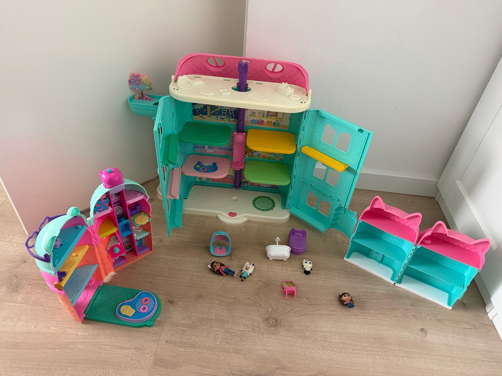 Gabby's Poppenhuis met extra's en accessoires, Ophalen, Zo goed als nieuw, Overige typen