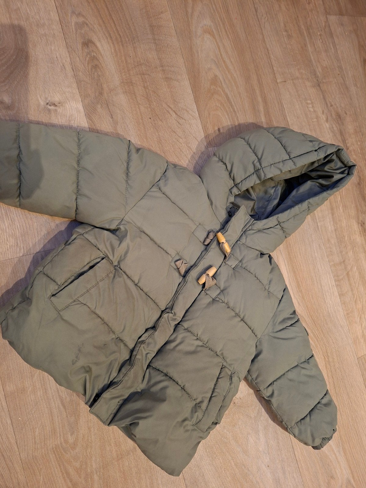 Diverse winterjassen en warme muts voor jongens, Kinderen en Baby's, Ophalen, Gebruikt