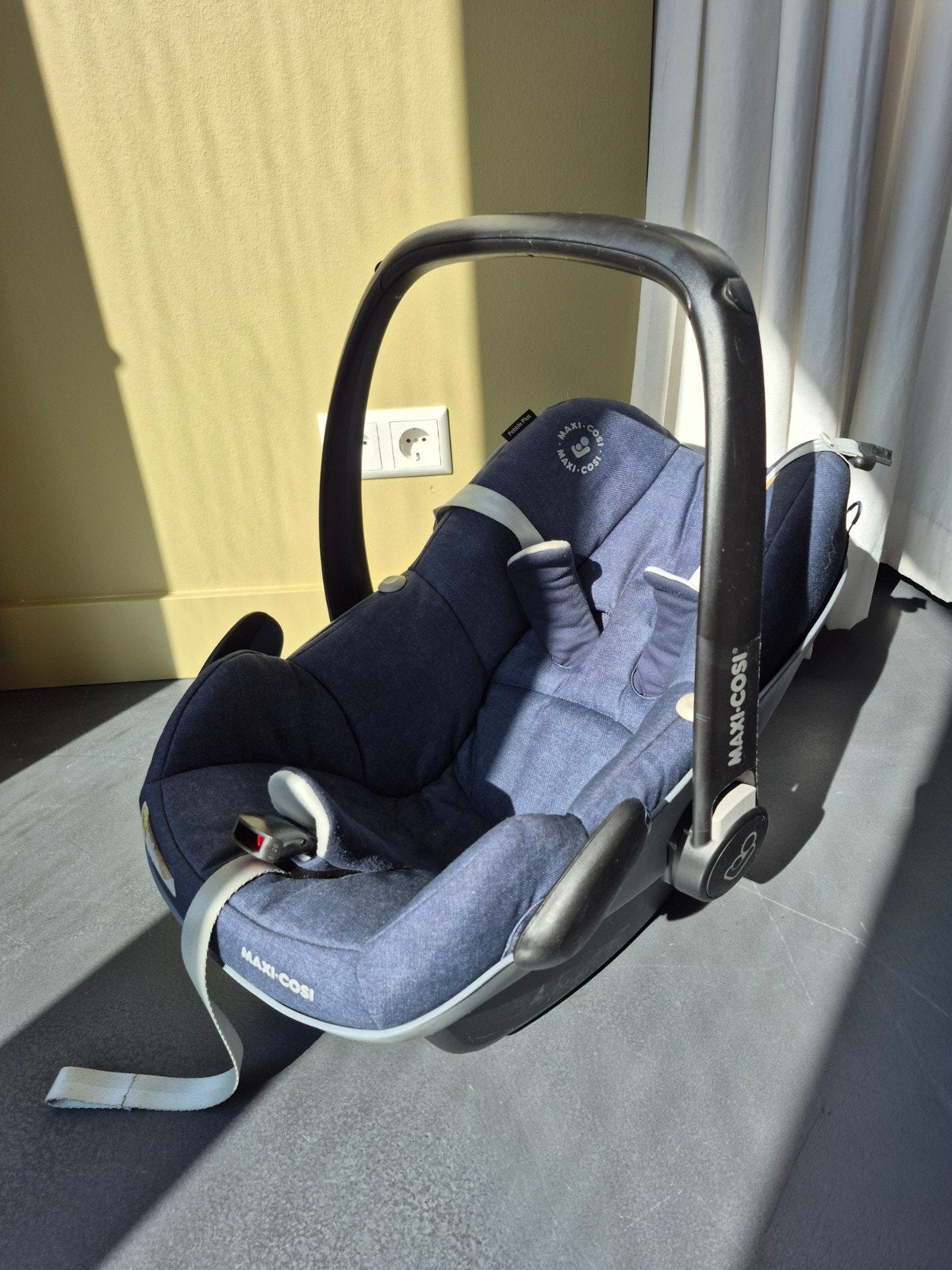 Maxi Cosi met FamilyFix en spiegel, Kinderen en Baby's, Autostoeltjes, Ophalen