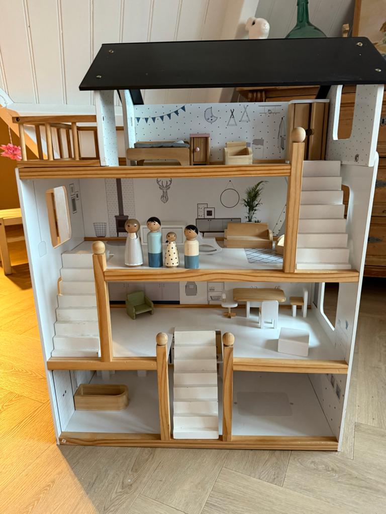 Petit Amelie Poppenhuis - Zo goed als nieuw, Ophalen, Zo goed als nieuw, Poppenhuis