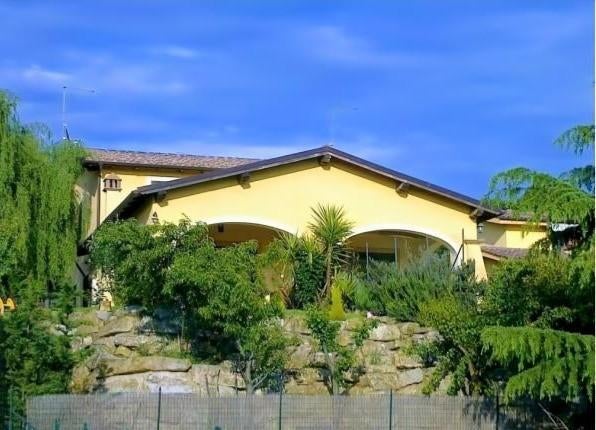 Te koop Villa , Twee under een kap  Italië, Woonhuis, Verkoop zonder makelaar, Landelijk, 206 m²