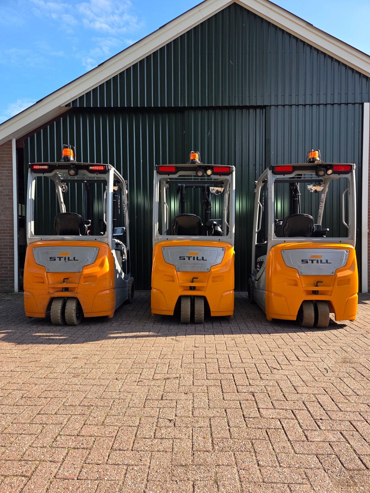 Linde en STILL Heftrucks -Diverse Jonge Modellen Beschikbaar, Berzeliusstraße 10, 22113 Hamburg, Duitsland; Carl-Benz-Straße 6, 63741 Aschaffenburg, Duitsland