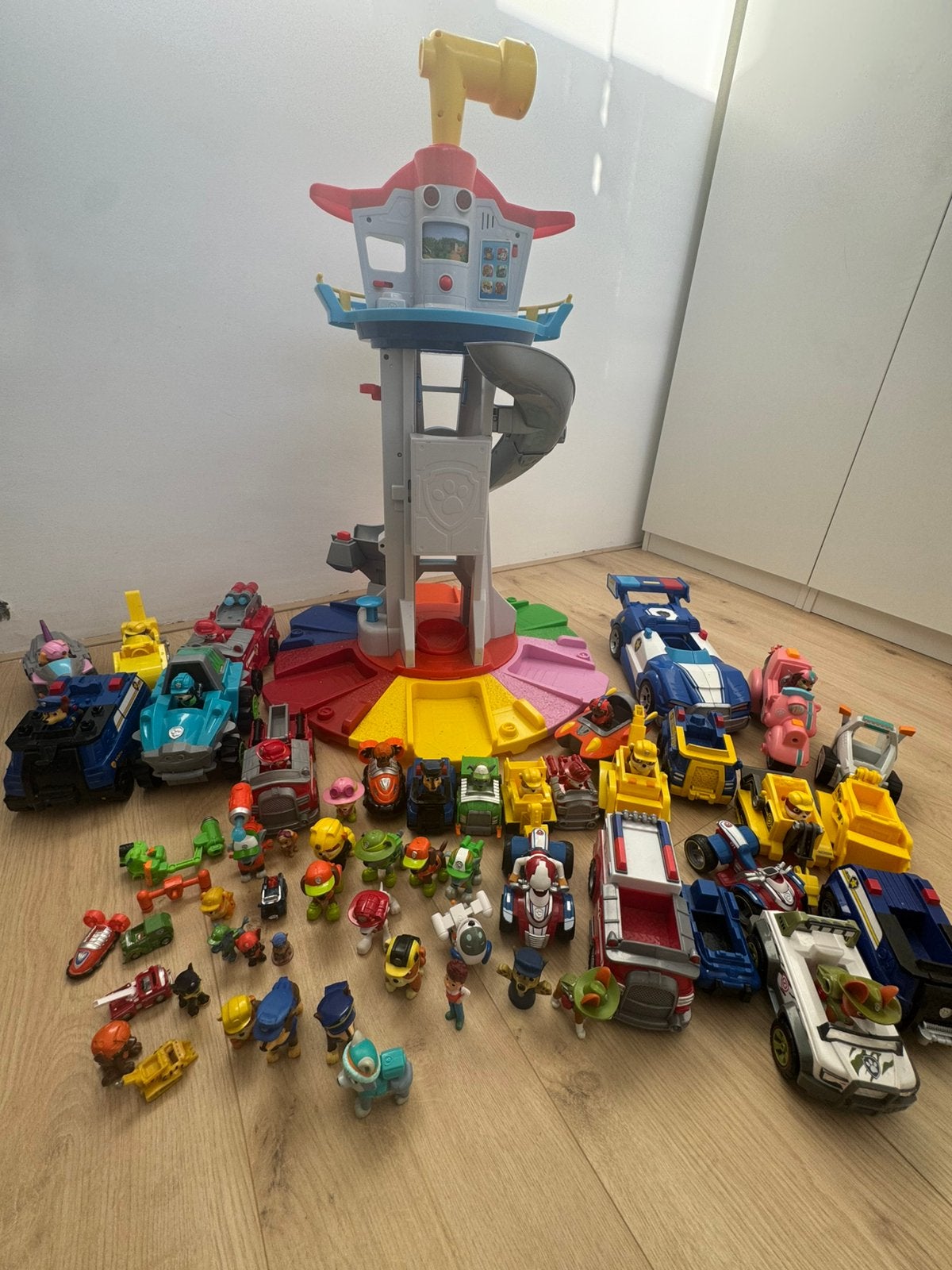 Mega uitgebreide Paw Patrol set incl hoge toren, Ophalen, Zo goed als nieuw, Jongen of Meisje