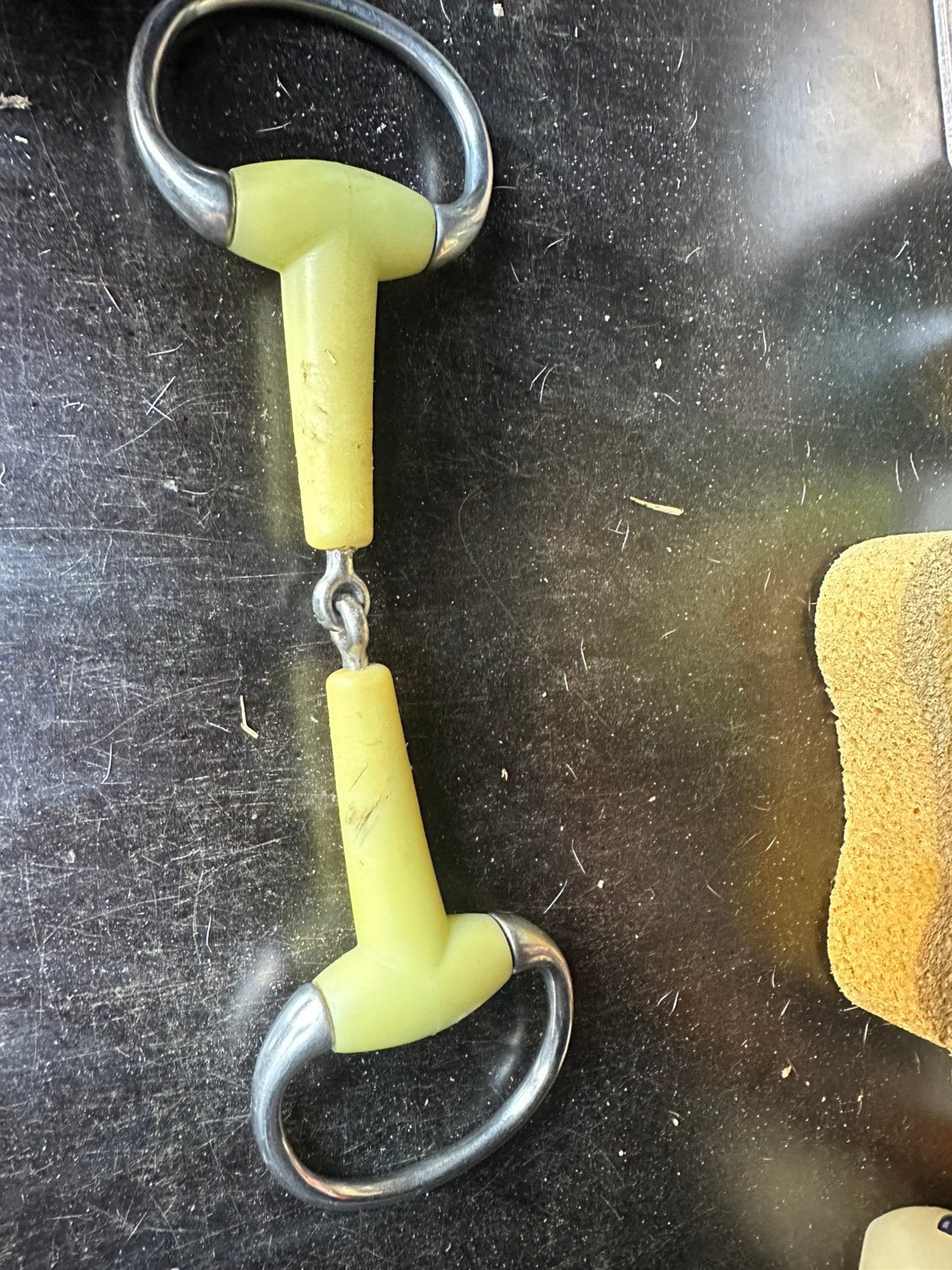 Appel bustrens bit enkel gebroken, Dieren en Toebehoren, Verzenden, Zo goed als nieuw, Bit