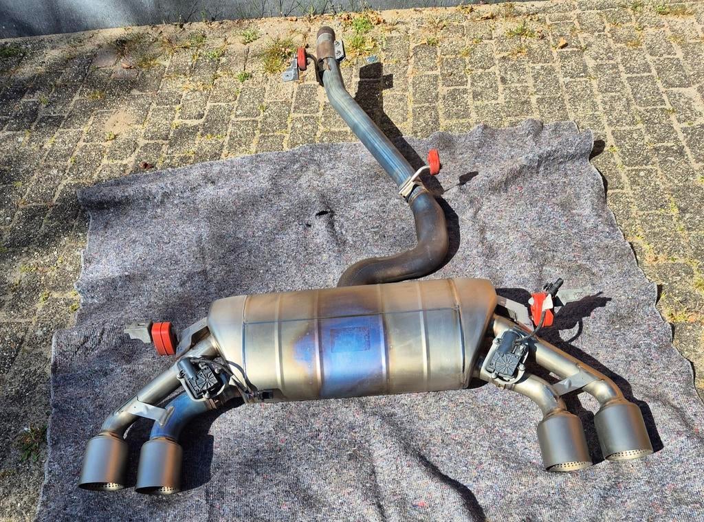 VW GOLF 8 R AKRAPOVIC EINDDEMPER 2021-10, Auto-onderdelen, Uitlaatsystemen, Ophalen of Verzenden, Gebruikt, Volkswagen