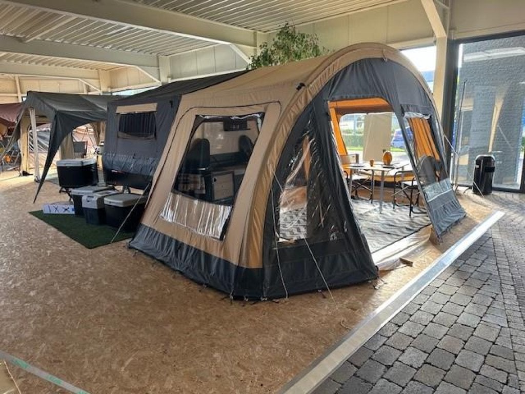 Trigano Itinea GL Met vaste deksel + keuken, Caravans en Kamperen, Tot en met 2, Trigano