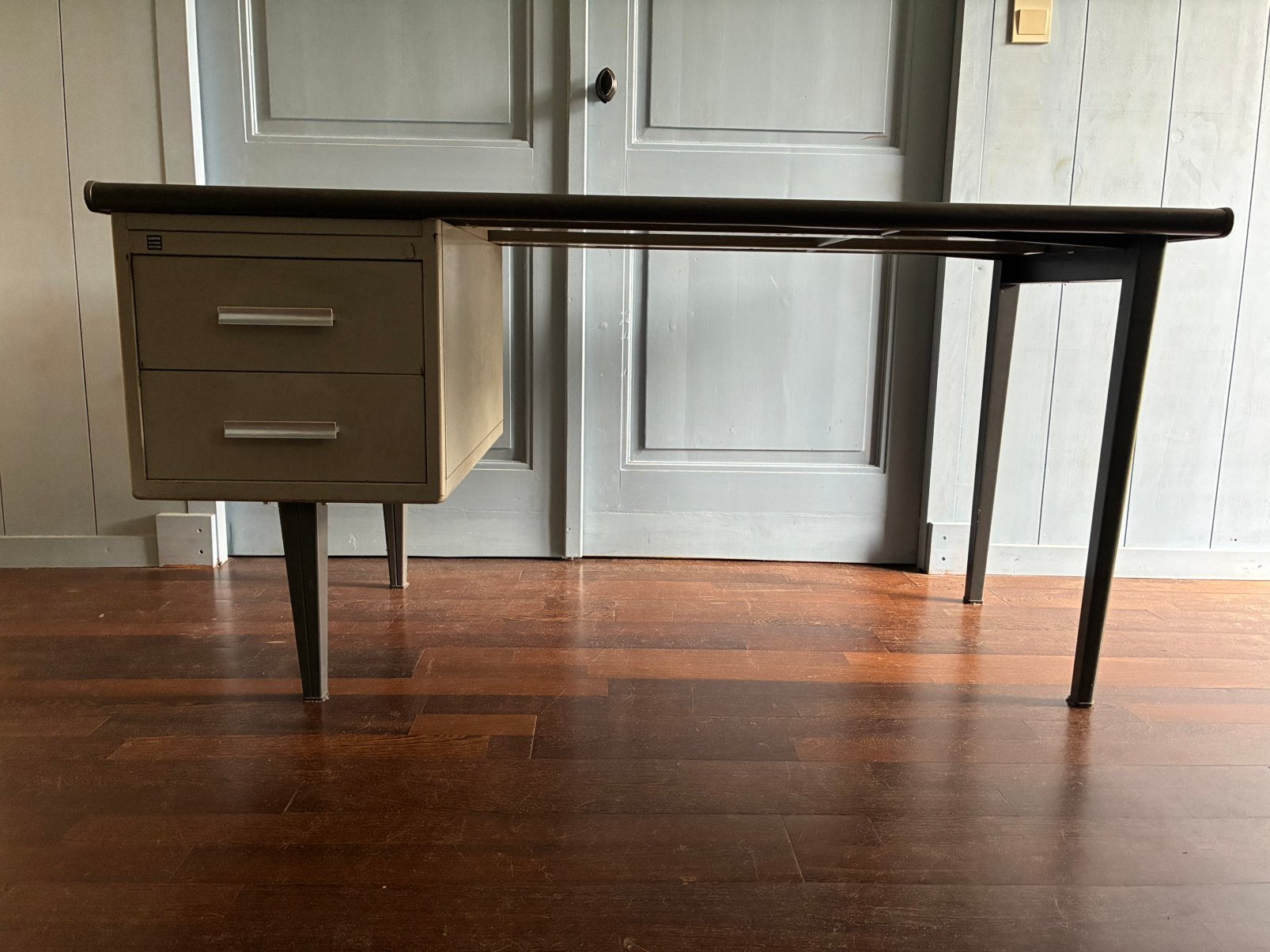 Stoer Industrieel Vintage Gispen Bureau Grijs Metaal Lades, Ophalen, Gebruikt, 150 cm, Met lades