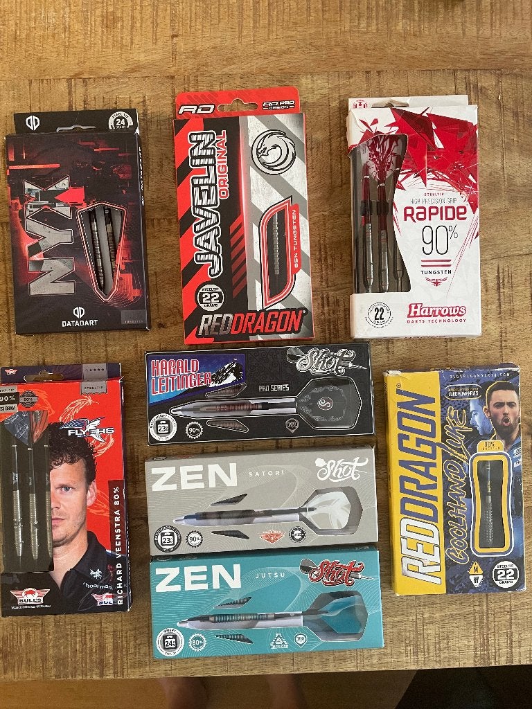 Te koop 8 dartsetjes nieuwstaat/gebruikt, Ophalen of Verzenden, Zo goed als nieuw, Pijlen