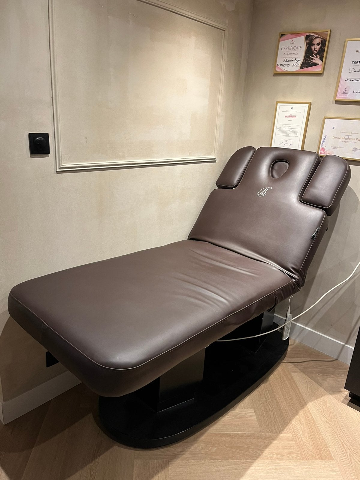 Behandelstoel behandeltafel schoonheidssalon Belezzi, Sport en Fitness, Massageproducten, Ophalen, Zo goed als nieuw, Massagetafel