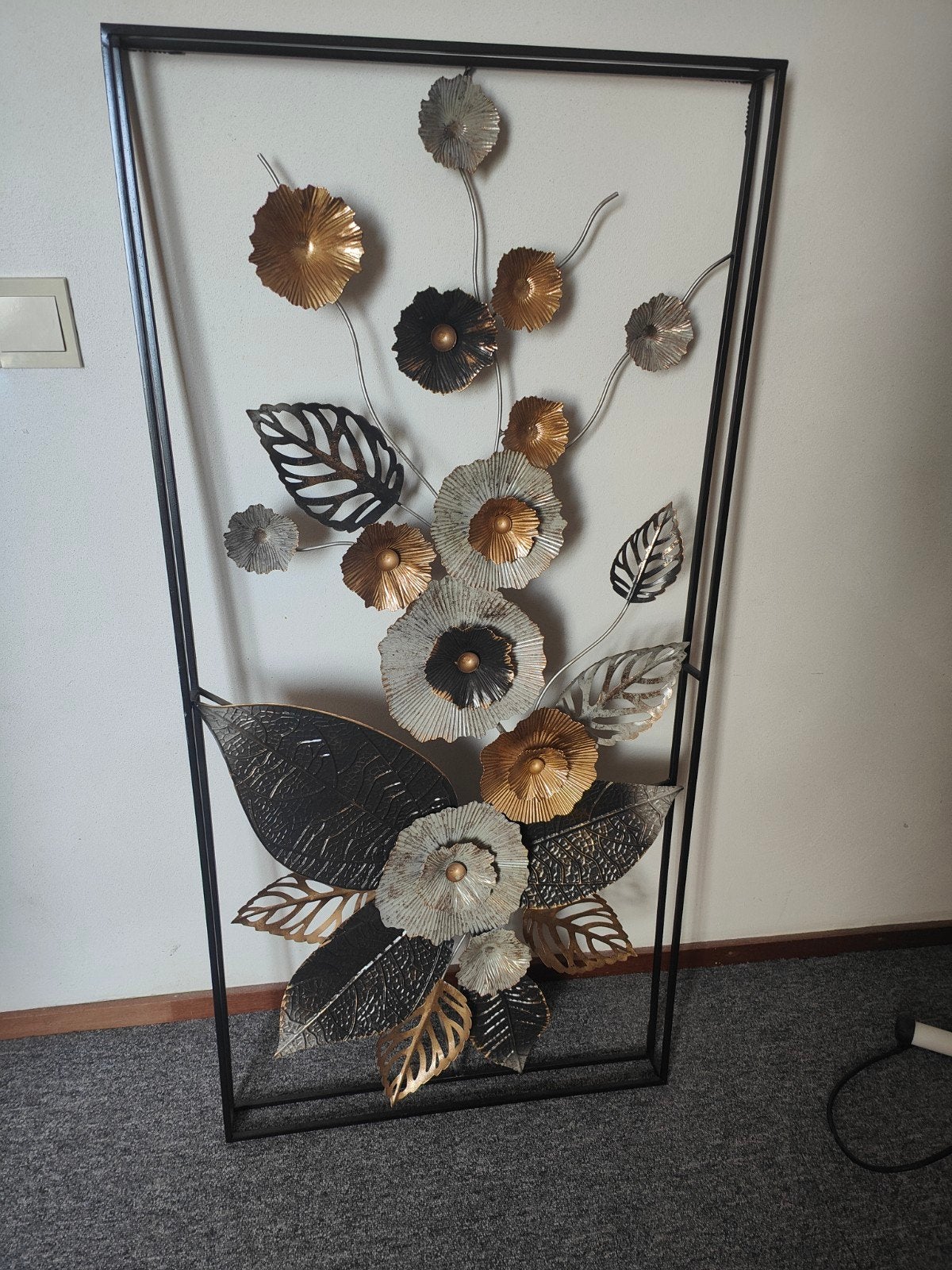 Metalen wanddecoratie met bloemen en bladeren, Metaal, Wandsculptuur, Meerkleurig, Ophalen of Verzenden