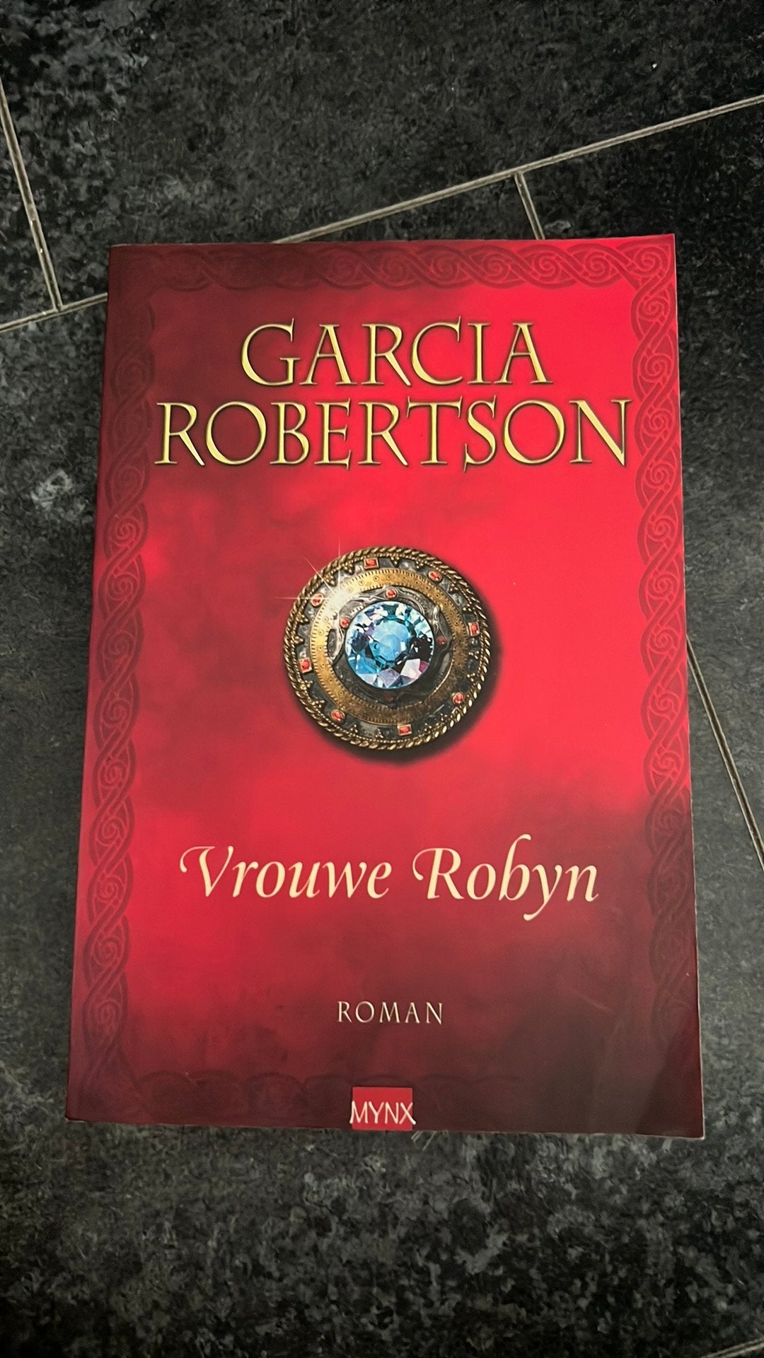 R. Garcia Y. Robertson - Vrouwe Robyn, R. Garcia Y. Robertson, Ophalen of Verzenden, Zo goed als nieuw