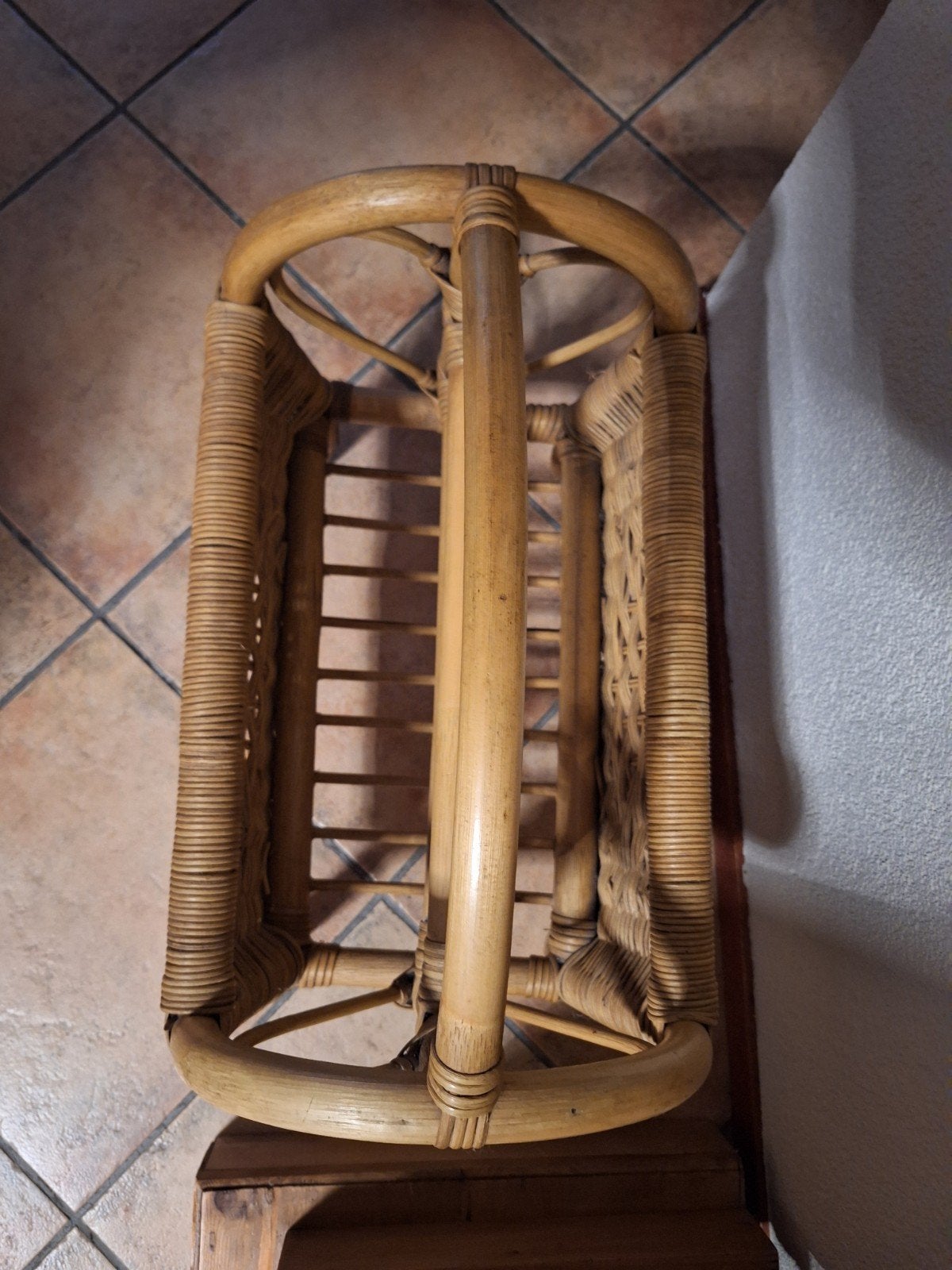 Vintage rotan lectuurbak met handvat, Ophalen