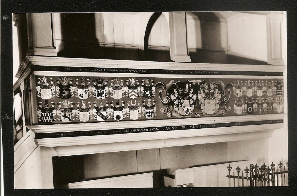 Midwolde, Familiebank in de kerk, Ophalen of Verzenden, 1960 tot 1980, Ongelopen, Groningen