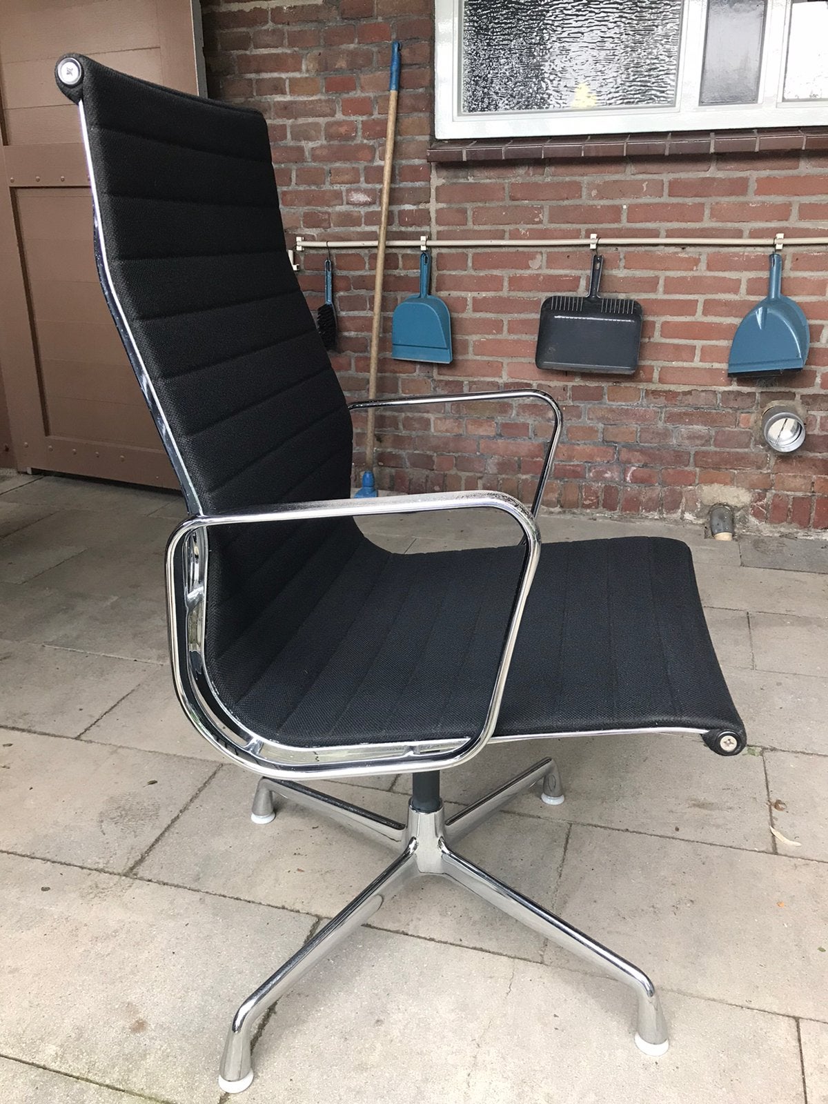 Vitra Charles Eames hoge stoel, Ophalen, Zo goed als nieuw, Wit, Eén